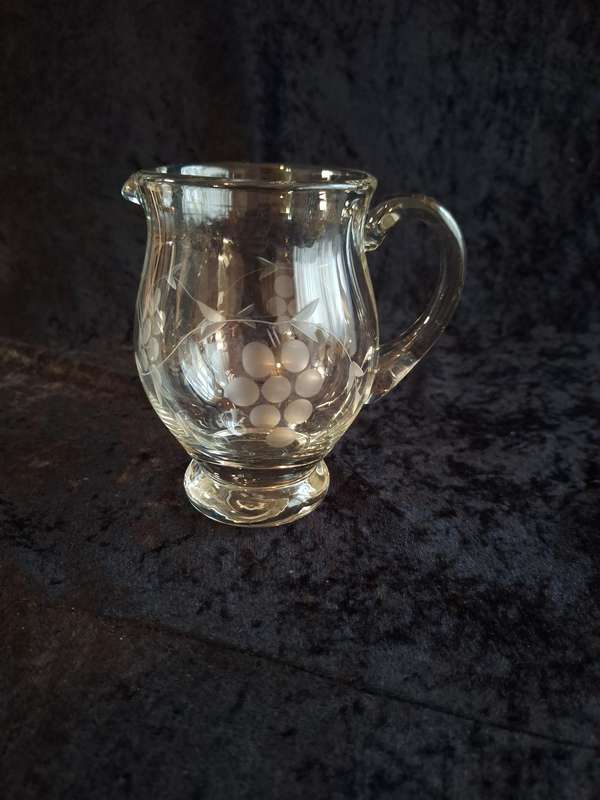 Beautiful Vintage Grape Pattern Jug.
