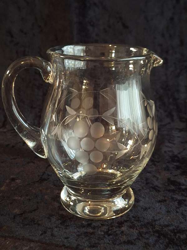 Beautiful Vintage Grape Pattern Jug.