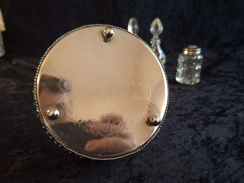 Beautiful Vintage Silver Plate and Pressed Glass Cruet set.