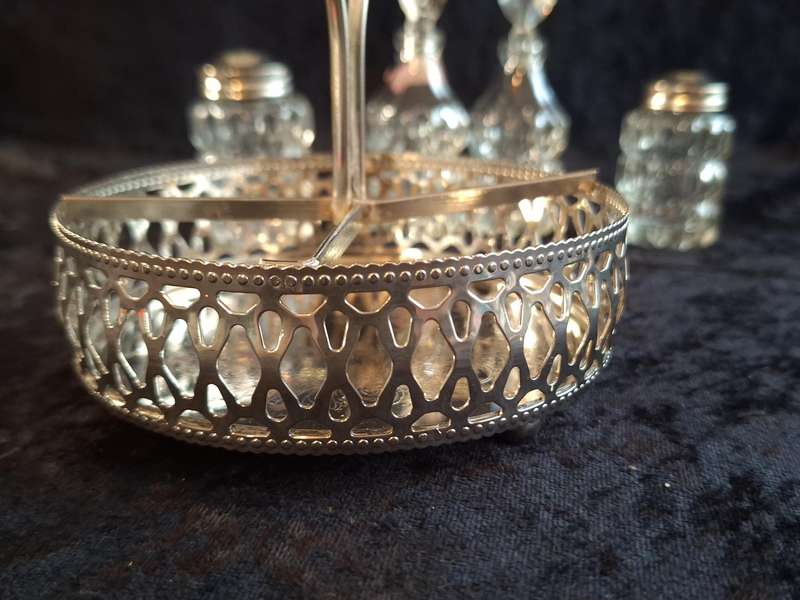 Beautiful Vintage Silver Plate and Pressed Glass Cruet set.