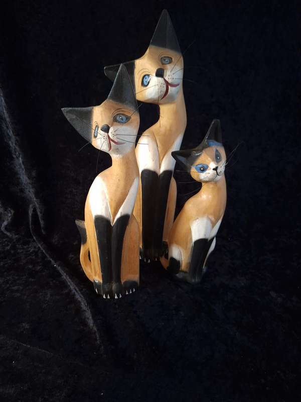 Beautiful Wooden Cat Figurines