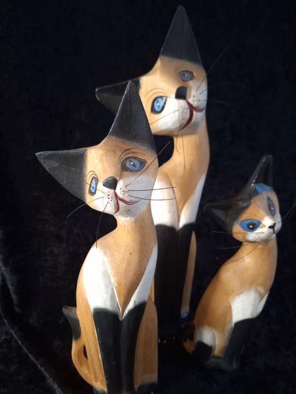 Beautiful Wooden Cat Figurines