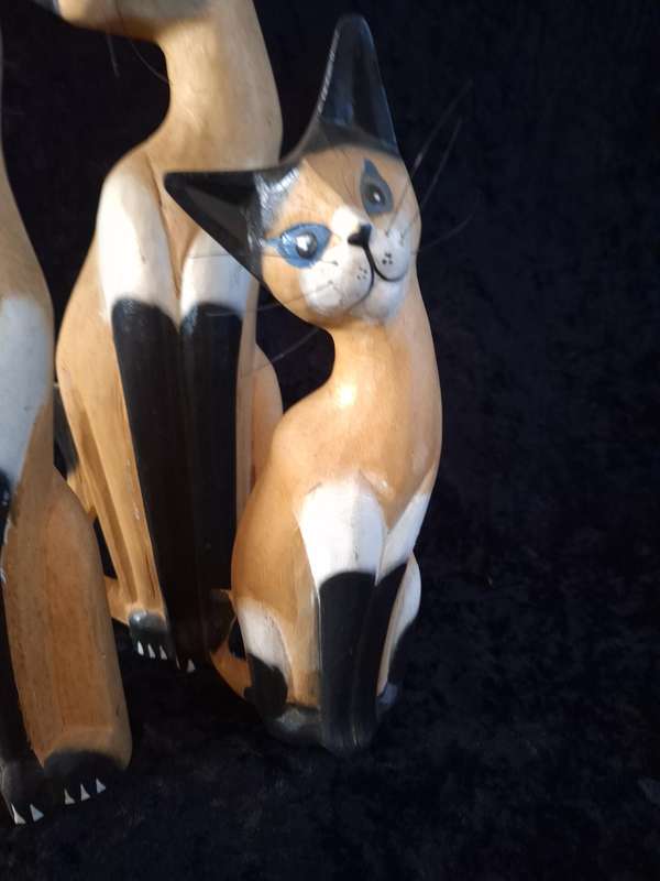 Beautiful Wooden Cat Figurines