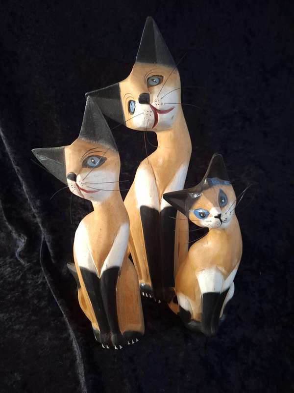 Beautiful Wooden Cat Figurines
