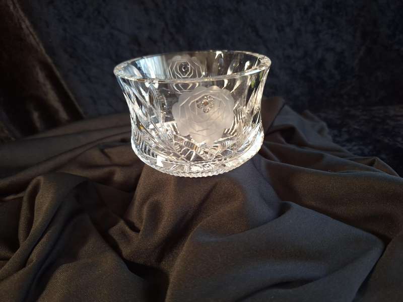 Stunning Vintage Rose Cut Crystal Sweet Bowl - A.