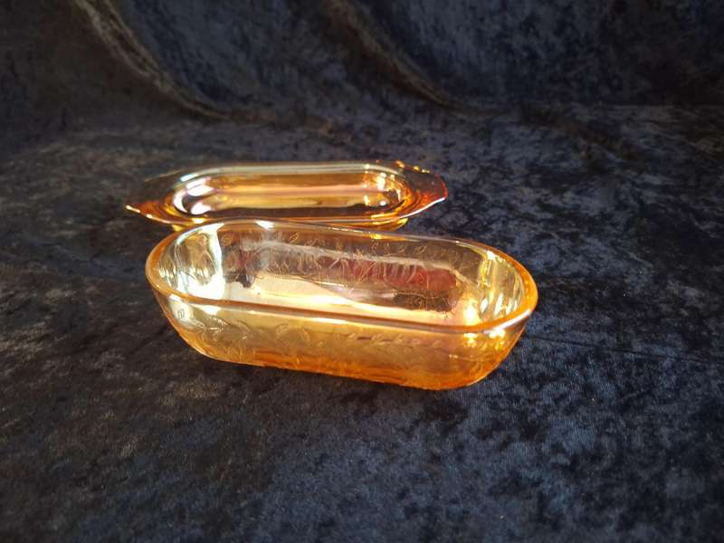 Beautiful Vintage Carnaval Glass Butterdish.