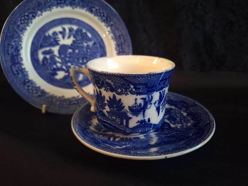 Vintage Willow Royal Venton Ware Trio - A.