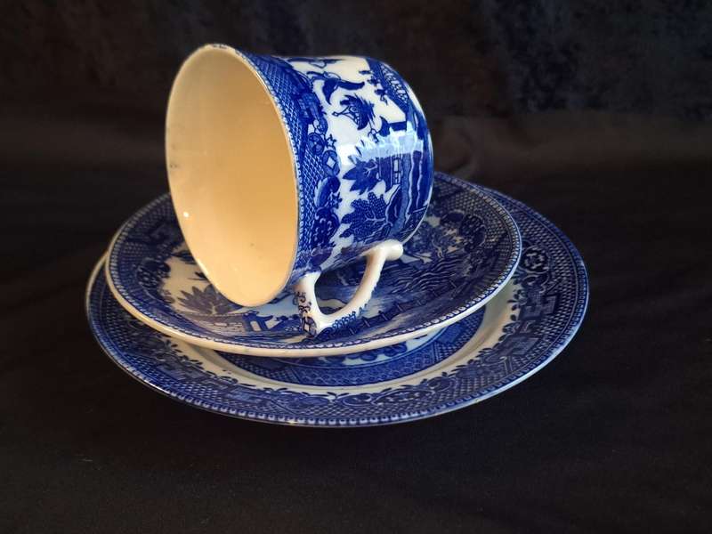 Vintage Willow Royal Venton Ware Trio - D.