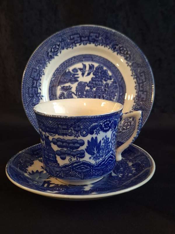 Vintage Willow Royal Venton Ware Trio - D.