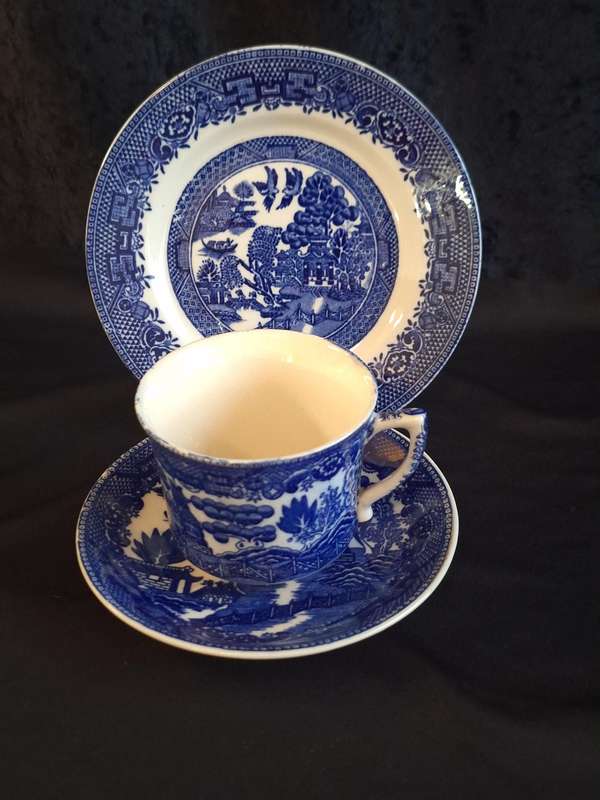 Vintage Willow Royal Venton Ware Trio - D.