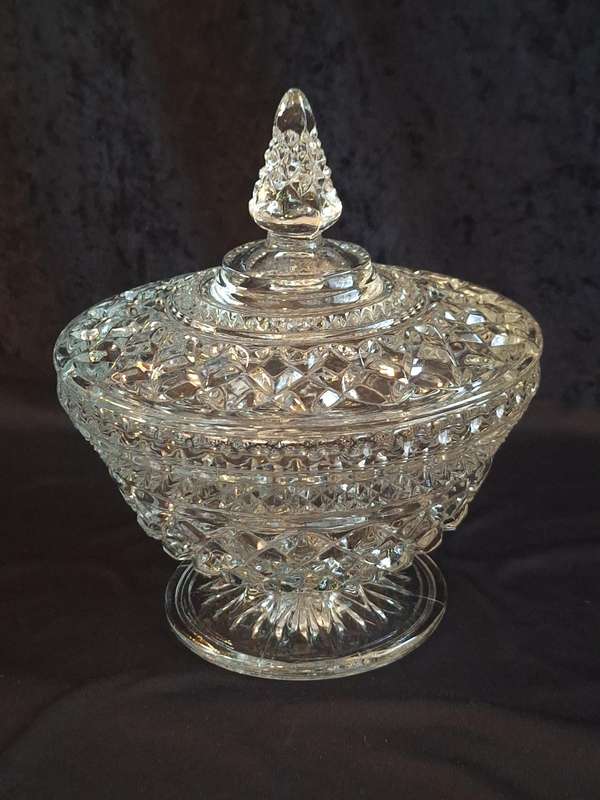 Stunning Vintage Wexford Anchor Hocking Footed Pressed Glass Candy Jar.