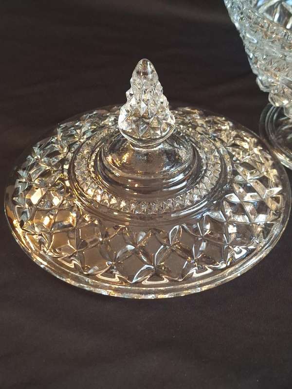 Stunning Vintage Wexford Anchor Hocking Footed Pressed Glass Candy Jar.