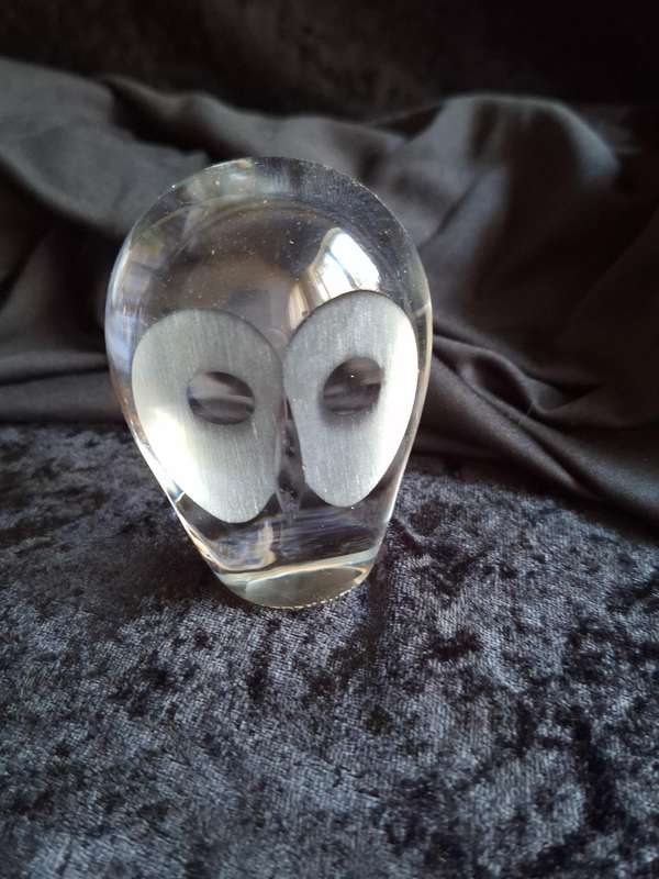 Stunning Vintage Royal Krona Crystal Owl by Swedish Artist - Hanne Dreutler.