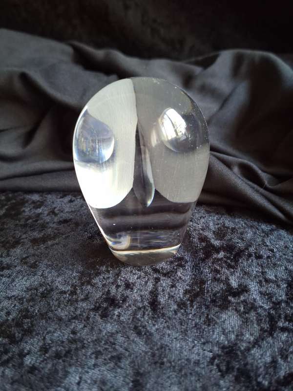 Stunning Vintage Royal Krona Crystal Owl by Swedish Artist - Hanne Dreutler.