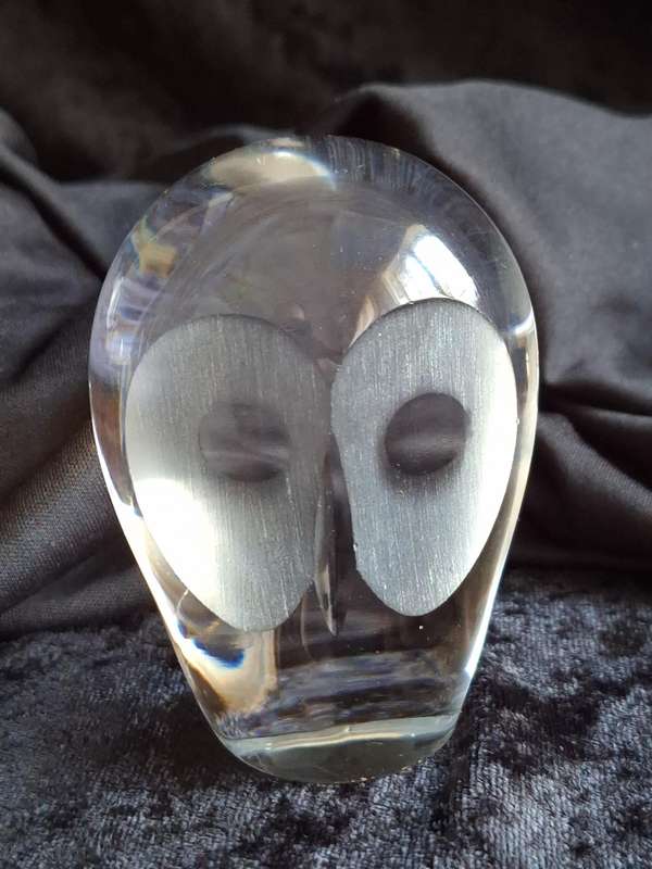 Stunning Vintage Royal Krona Crystal Owl by Swedish Artist - Hanne Dreutler.