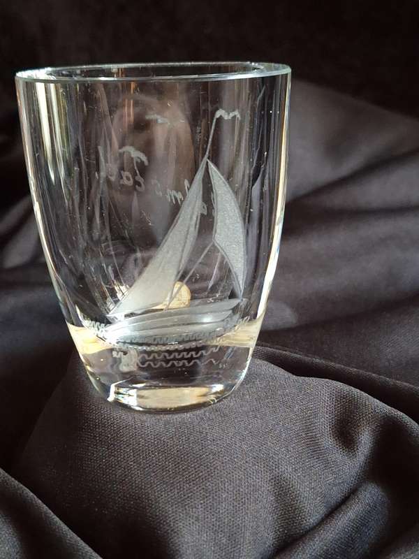 Stunning Vintage Edged Crystal Kronobergs Small Art Glass Vase.