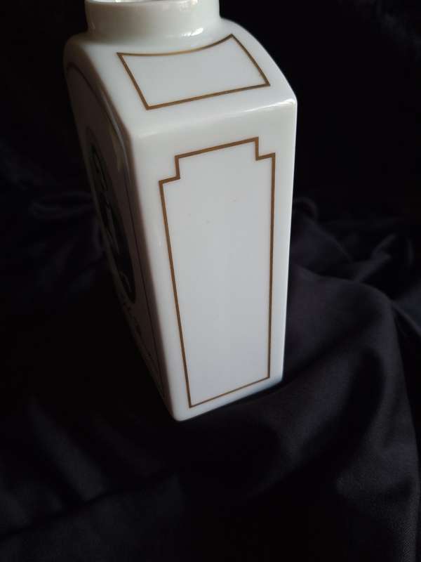 Stunning Vintage B & G Copenhagen Porcelain Tea Caddy (Sophus Barendsen)