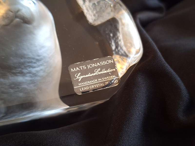 Vintage Mats Jonasson Crystal Seal Art Glass - Signed - Made in Sweden.
