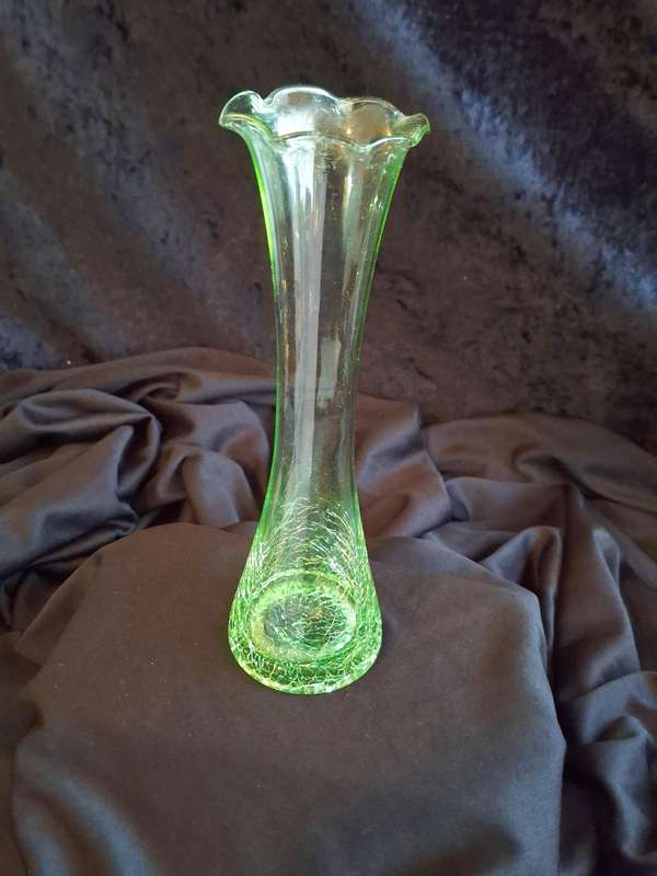 Beautiful Vintage Crackle Colour Glass Vase