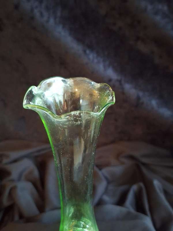 Beautiful Vintage Crackle Colour Glass Vase