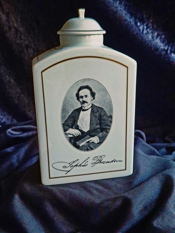 Stunning Vintage B & G Copenhagen Porcelain Tea Caddy (Sophus Barendsen)