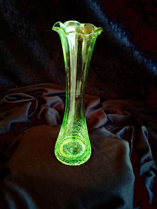 Beautiful Vintage Crackle Colour Glass Vase