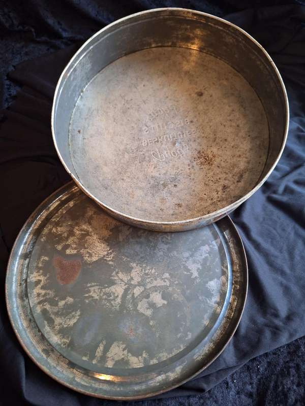 Vintage Pyotts Biscuits Tin