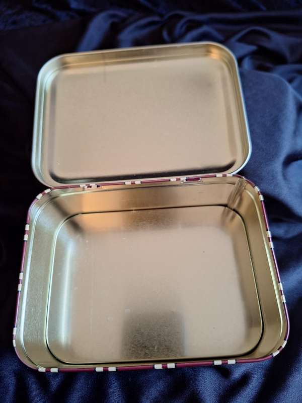 Vintage Styled Tin