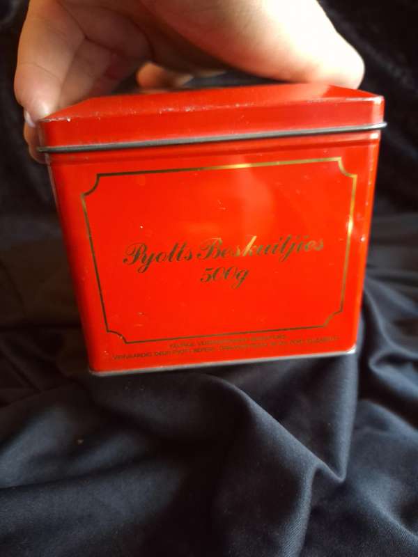 Vintage Ryotts Krugerrands Biscuits Tins.