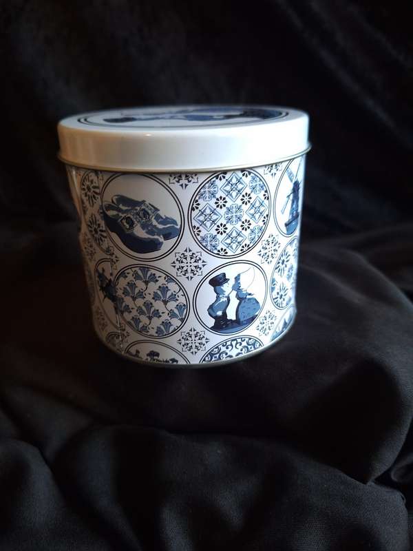 Vintage Styled Dutch Biscuit Tin.