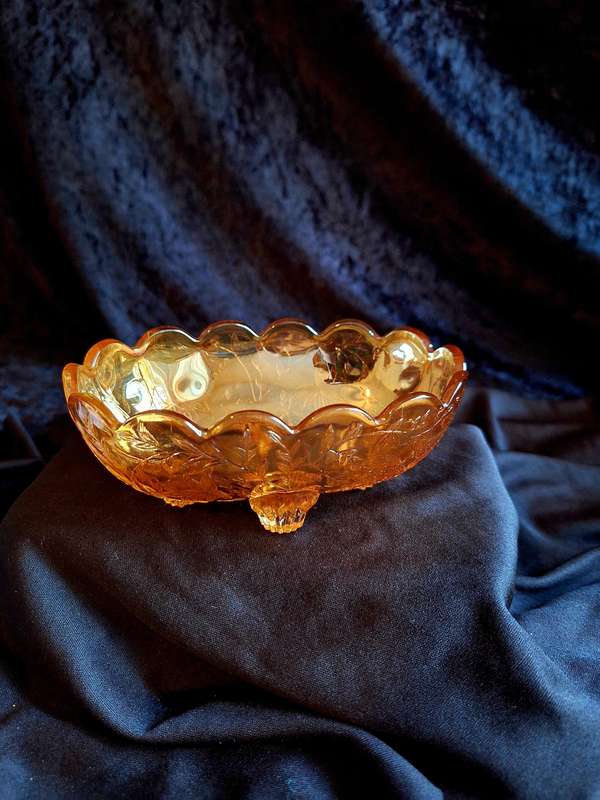 Vintage Pressed Glass Carnaval Ware Sweet Bowl.