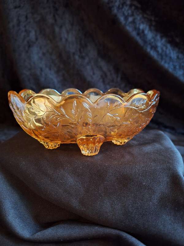Vintage Pressed Glass Carnaval Ware Sweet Bowl.