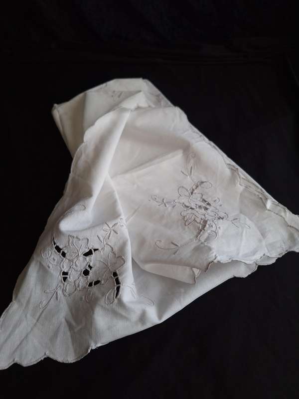 Beautiful Vintage Tea Cloth