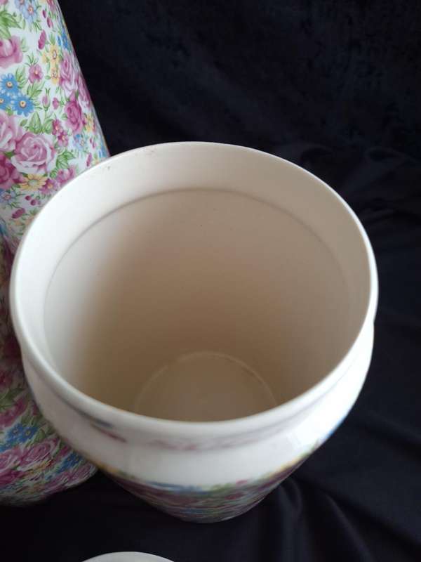 Beautiful Vintage Jones & Middlton Ltd. Ceramic Chintz Kitchen Counter Canister Set.