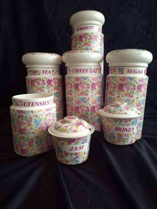 Beautiful Vintage Jones & Middlton Ltd. Ceramic Chintz Kitchen Counter Canister Set.