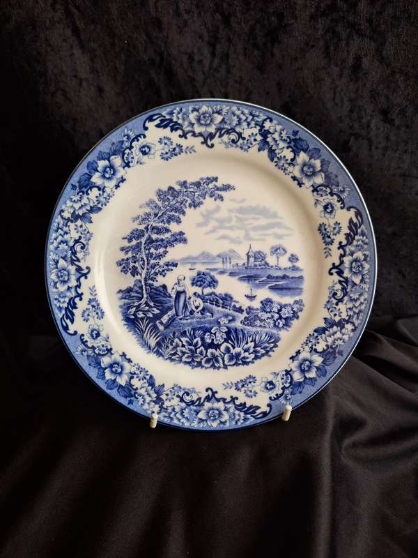 Beautiful Vintage William & James - Staffordshire Porcelain Small Plate.
