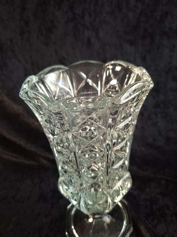 Beautiful Vintage Italian Pressed Glass Vase.