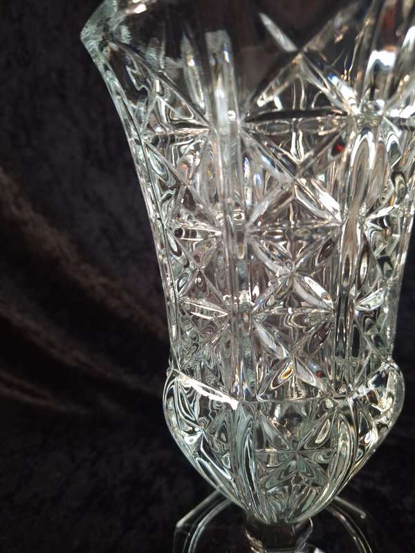 Beautiful Vintage Italian Pressed Glass Vase.