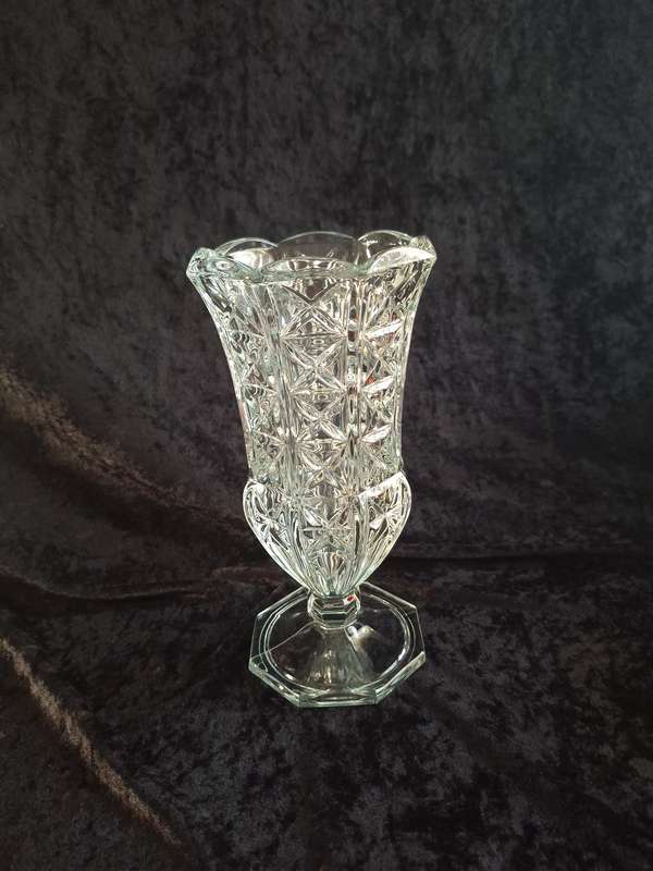 Beautiful Vintage Italian Pressed Glass Vase.