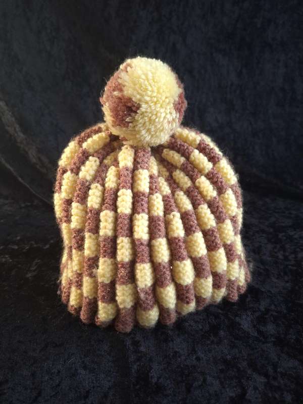 Beautiful Retro 1960's Hand Knitted Teapot Cozy