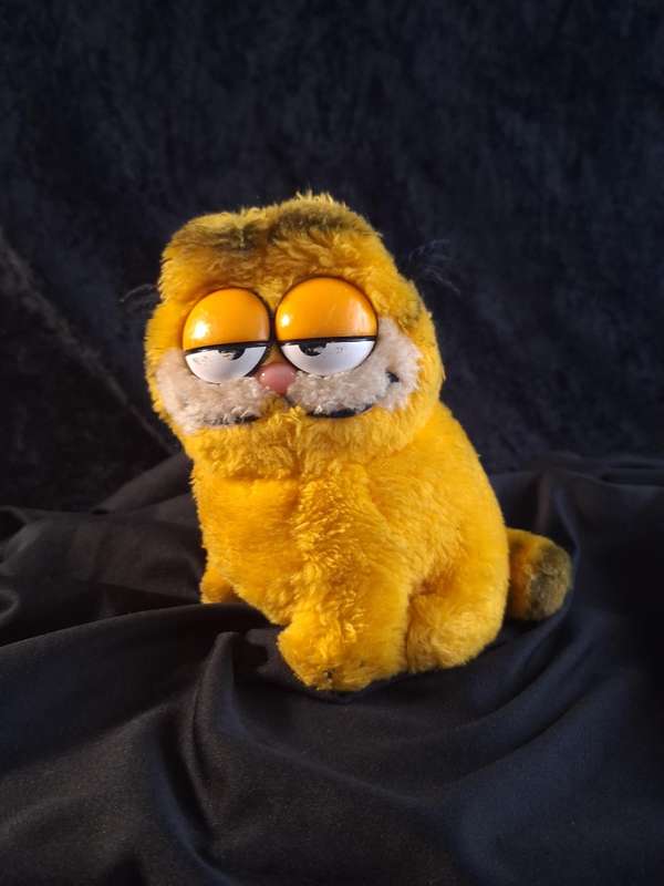 Vintage 1980's Dakin Garfield Plush Toy