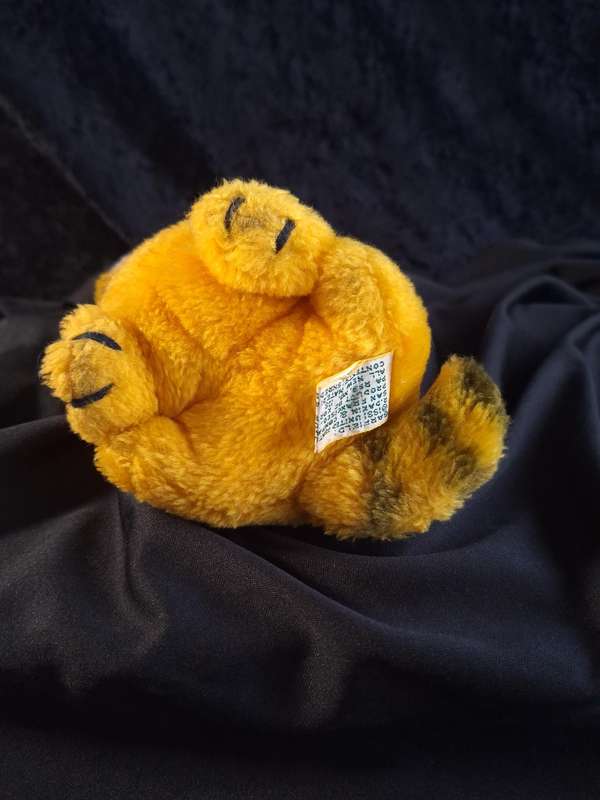 Vintage 1980's Dakin Garfield Plush Toy