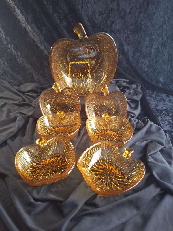 Beautiful Vintage Italian Amber Coloured Glass Dessert Set.