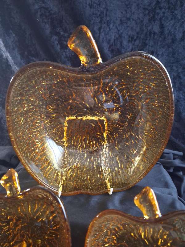 Beautiful Vintage Italian Amber Coloured Glass Dessert Set.
