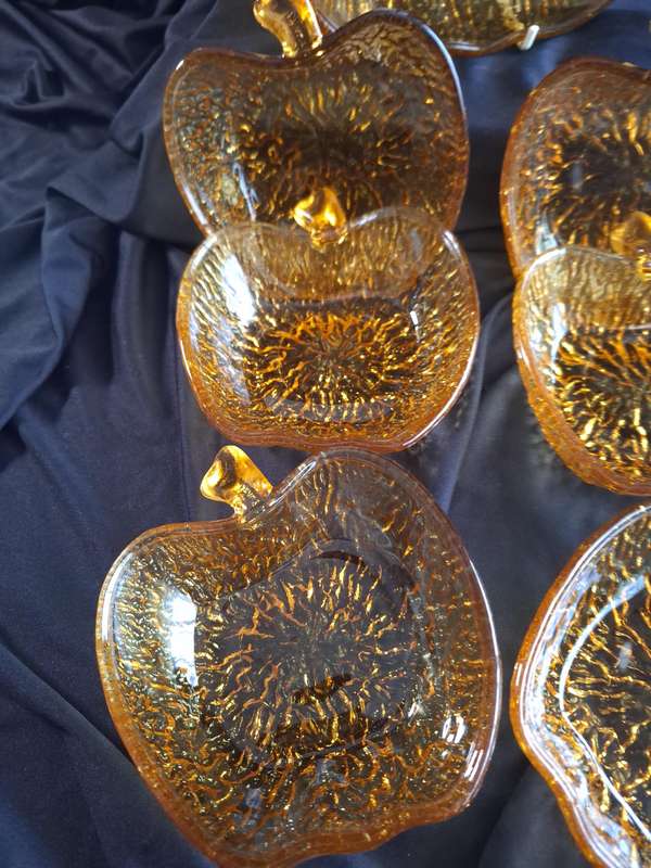 Beautiful Vintage Italian Amber Coloured Glass Dessert Set.