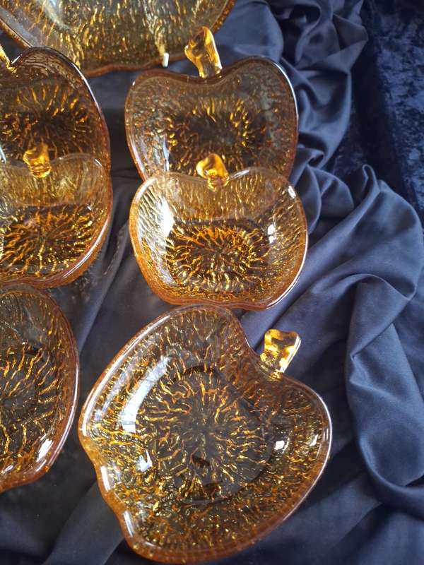 Beautiful Vintage Italian Amber Coloured Glass Dessert Set.