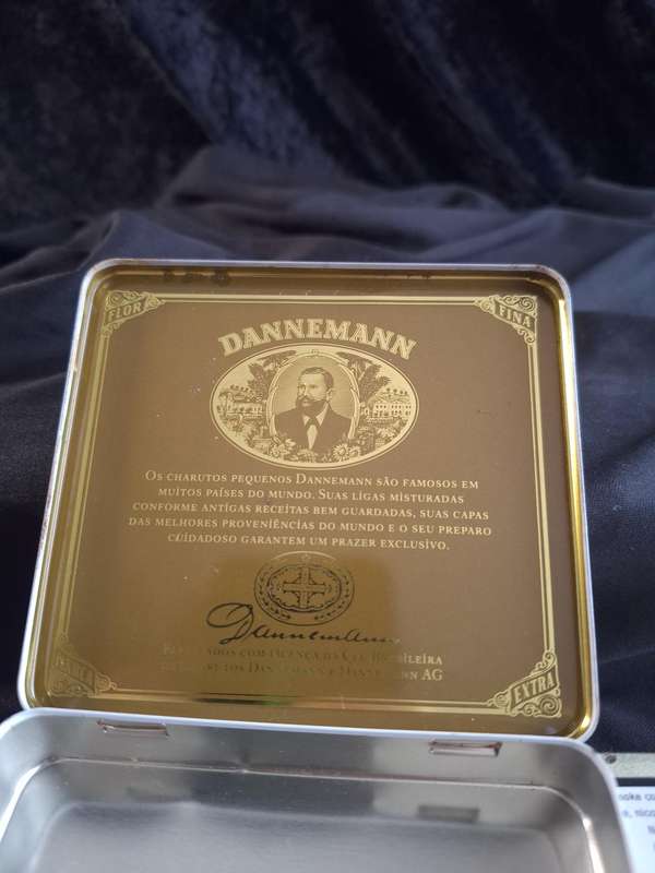 Vintage Set of Cigar Tins.