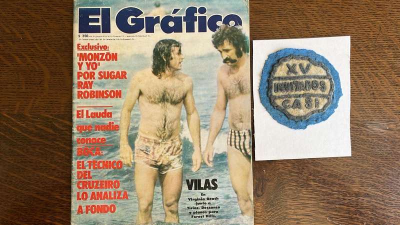 El Gráfico Signed Magazine & Cloth Badge, details below
