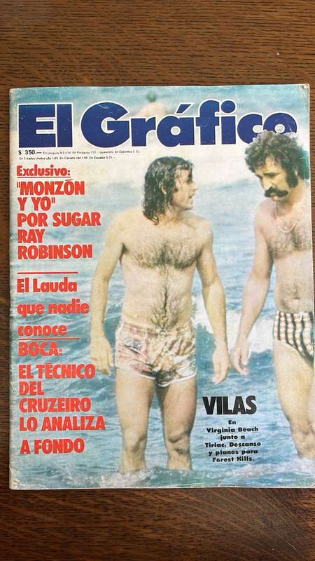 El Gráfico Signed Magazine & Cloth Badge, details below