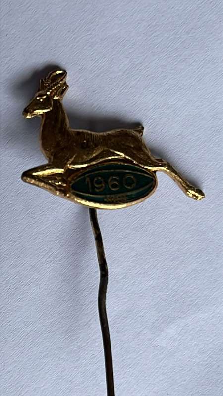1960 Die All Blacks is Hier - Brochure of the Tour & Pin, details below